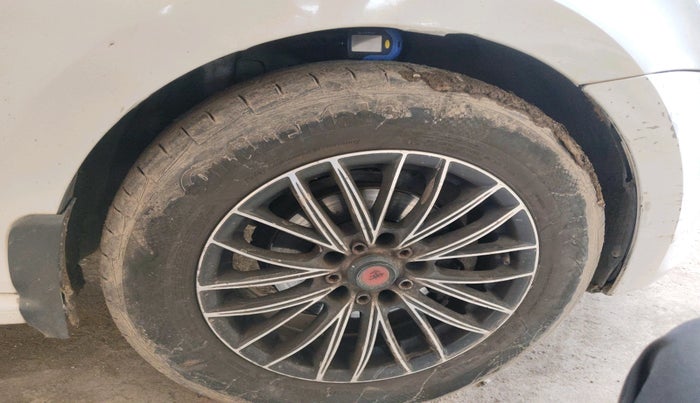 2010 Volkswagen Polo COMFORTLINE 1.2L PETROL, Petrol, Manual, 1,46,035 km, tyre