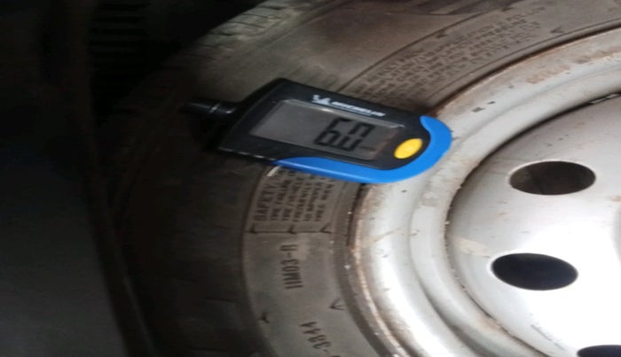 2017 Maruti Wagon R 1.0 LXI CNG, CNG, Manual, 1,41,008 km, tyre