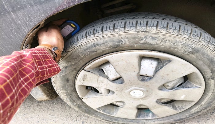 2016 Maruti Alto K10 LXI, CNG, Manual, 76,955 km, tyre