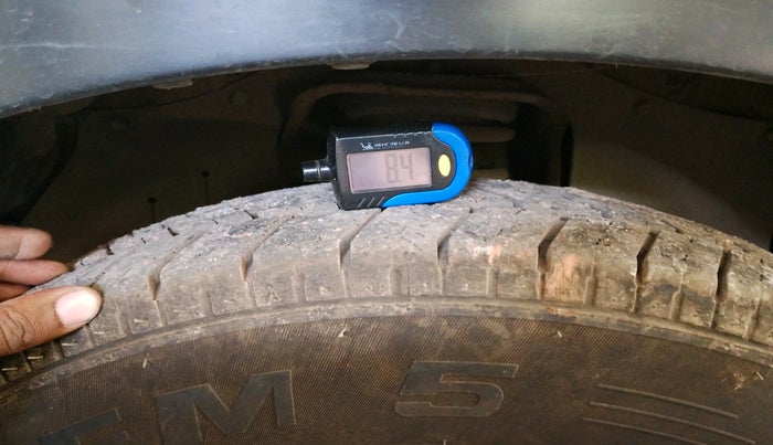 2013 Mahindra Xylo E8 ABS BS-III, Diesel, Manual, 1,35,504 km, tyre