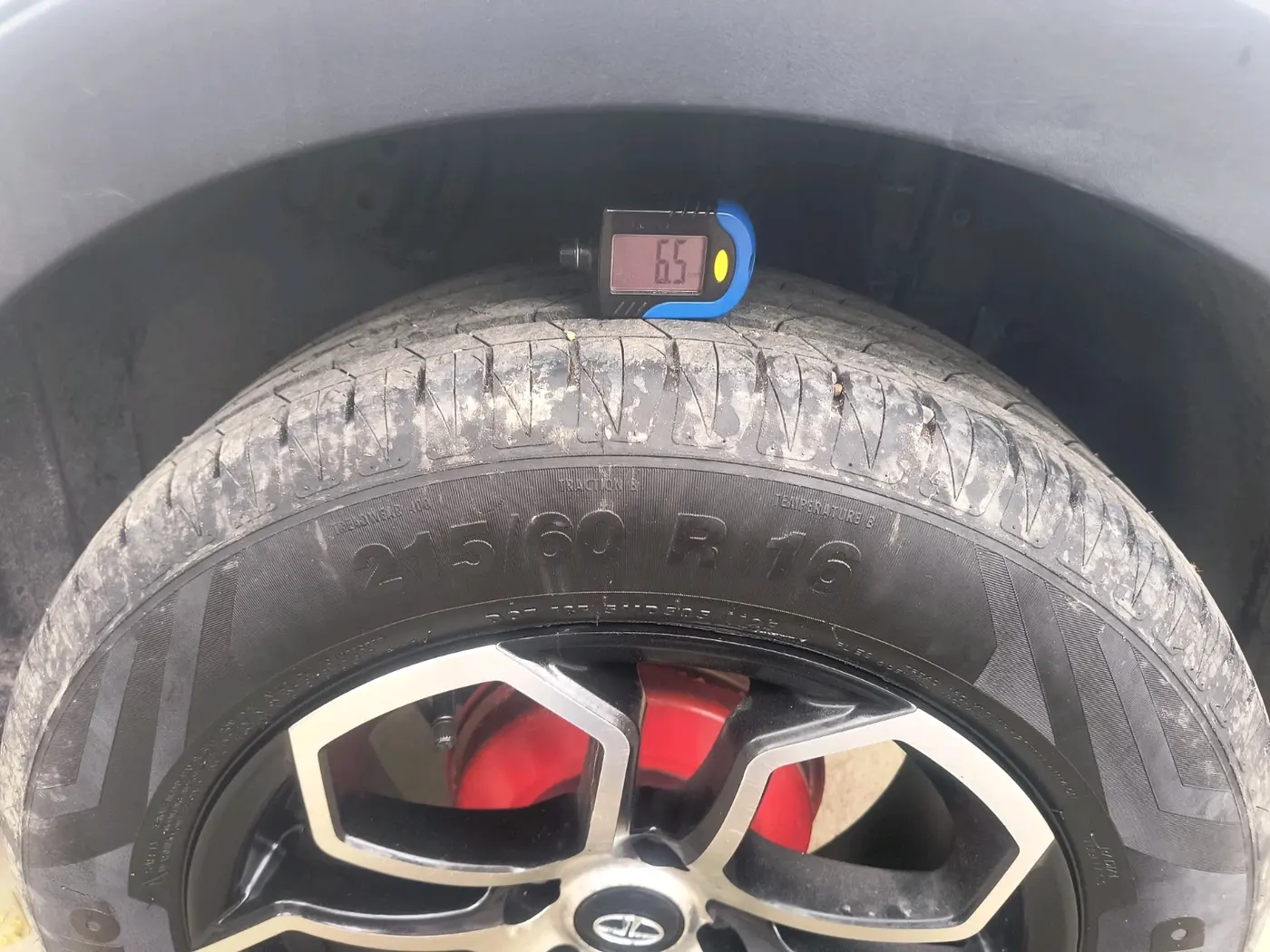 2021 Tata NEXON XE PETROL, CNG, Manual, 1,10,356 km, tyre