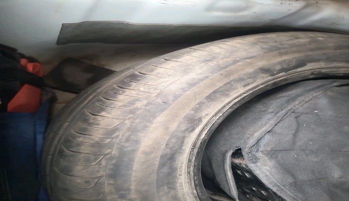 2021 Tata NEXON XE PETROL, CNG, Manual, 1,10,356 km, tyre