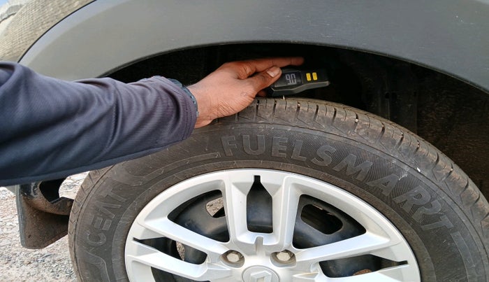 2024 Renault TRIBER RXT, Petrol, Manual, 8,372 km, tyre