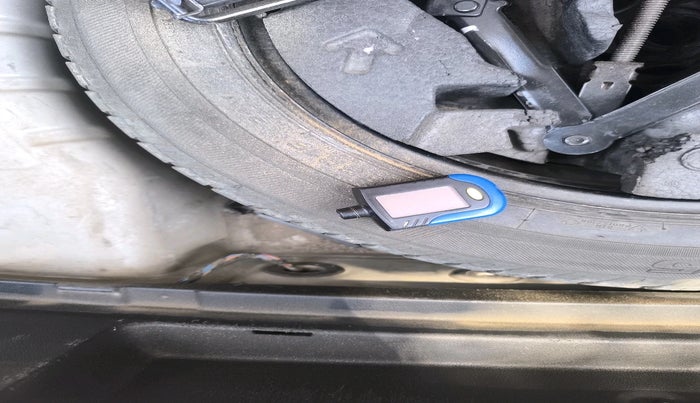 2016 Skoda Octavia 2.0 TDI CR STYLE PLUS AT, Diesel, Automatic, 1,95,064 km, tyre