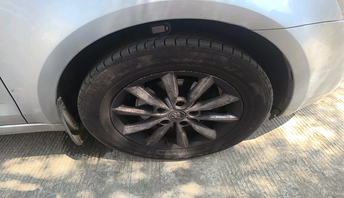 2016 Skoda Octavia 2.0 TDI CR STYLE PLUS AT, Diesel, Automatic, 1,95,064 km, tyre