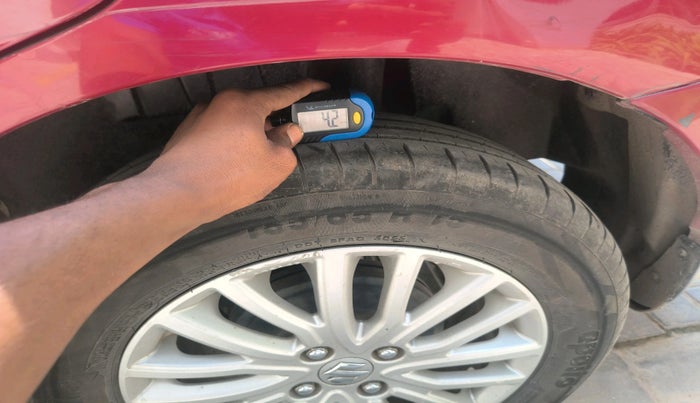 2022 Maruti Dzire ZXI CNG, CNG, Manual, 87,690 km, tyre