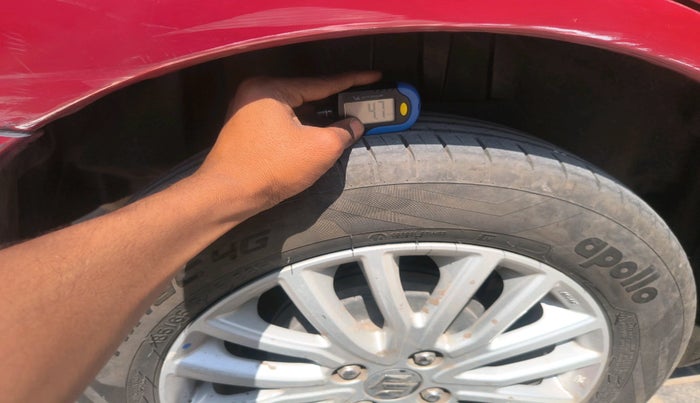 2022 Maruti Dzire ZXI CNG, CNG, Manual, 87,690 km, tyre