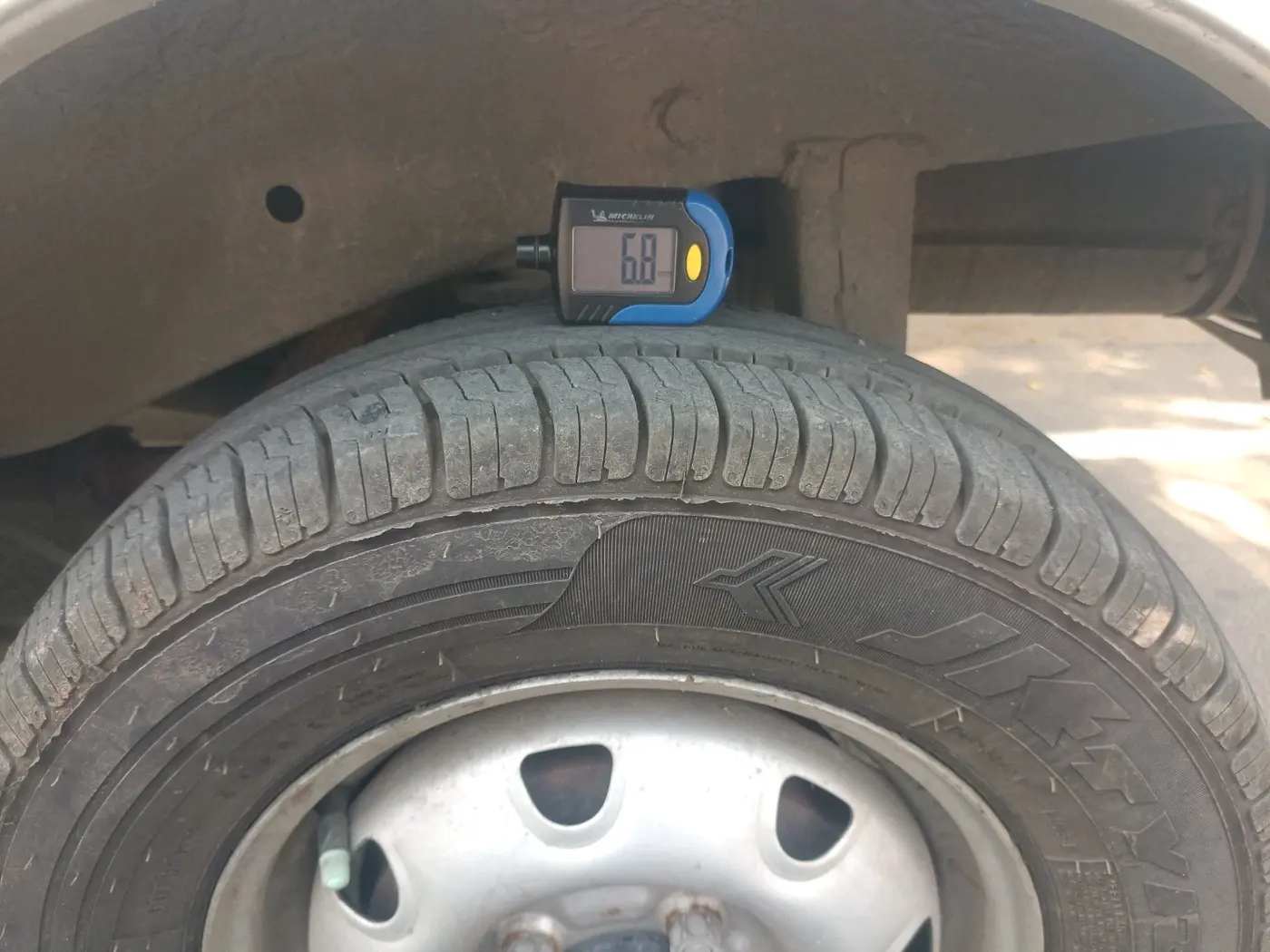 2017 Maruti Eeco 5 STR WITH A/C+HTR, Petrol, Manual, 33,808 km, tyre