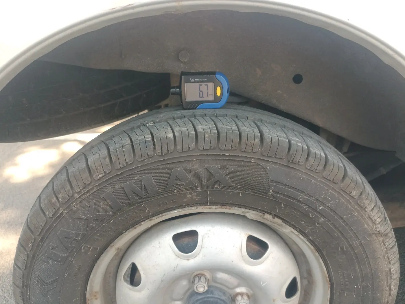 2017 Maruti Eeco 5 STR WITH A/C+HTR, Petrol, Manual, 33,808 km, tyre