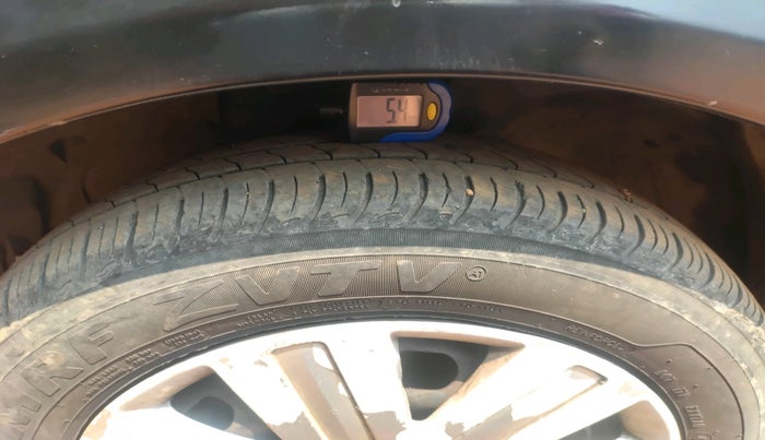 2011 Ford Figo ZXI 1.4 DIESEL, Diesel, Manual, 1,37,701 km, tyre