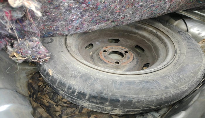 2016 Renault Kwid RXT 1.0, Petrol, Manual, 88,689 km, tyre