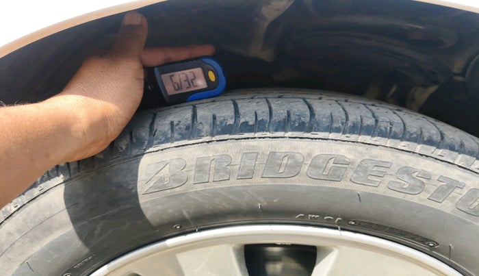 2004 Toyota Camry V4 AT, Petrol, Automatic, 75,154 km, tyre