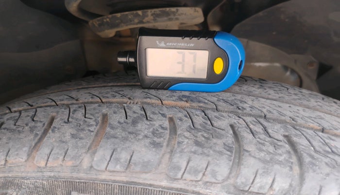 2014 Ford Figo ZXI 1.2 PETROL, Petrol, Manual, 1,20,042 km, tyre