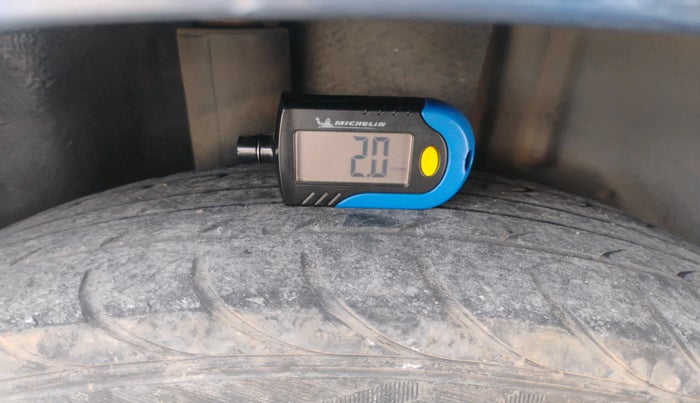 2014 Ford Figo ZXI 1.2 PETROL, Petrol, Manual, 1,20,042 km, tyre