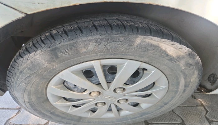 2013 Hyundai i10 MAGNA 1.1, Petrol, Manual, 65,348 km, tyre