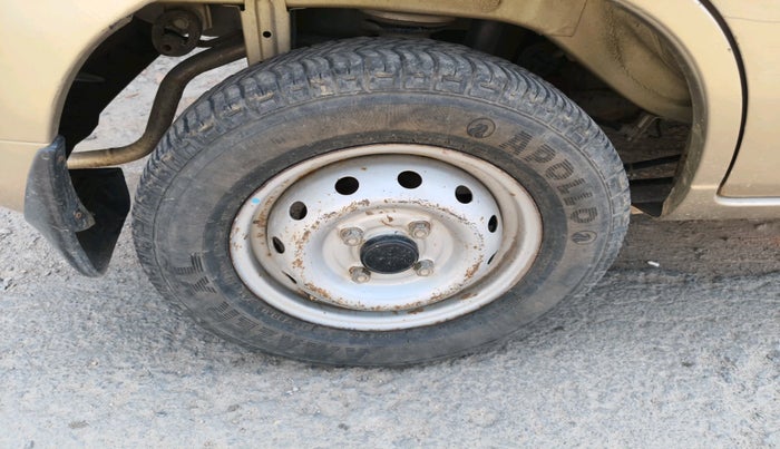 2011 Maruti Alto LXI, Petrol, Manual, 54,838 km, tyre