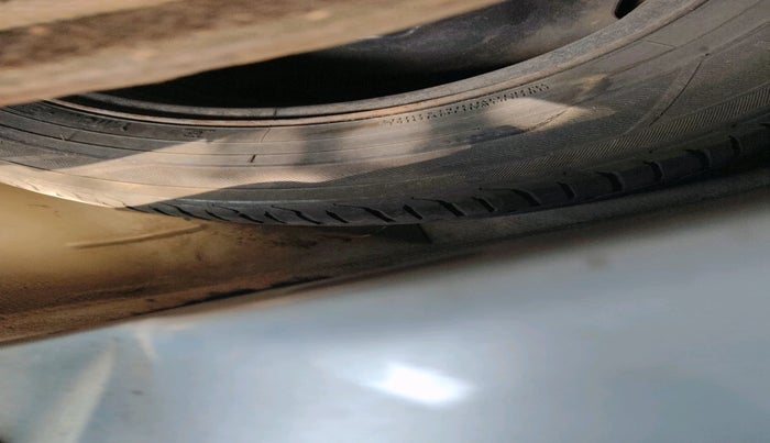 2011 Volkswagen Polo COMFORTLINE 1.2L, Diesel, Manual, 90,042 km, tyre