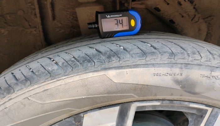 2021 Renault Kiger RXZ AMT DUAL TONE, Petrol, Automatic, 48,828 km, tyre