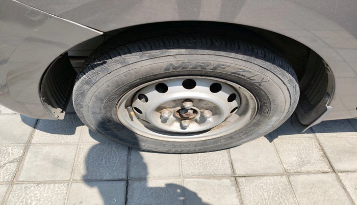 2013 Hyundai Eon D-LITE+, Petrol, Manual, 51,381 km, tyre