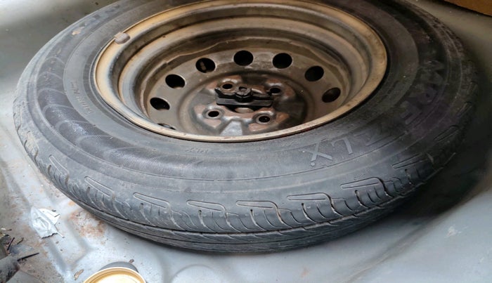 2013 Hyundai Eon D-LITE+, Petrol, Manual, 51,381 km, tyre