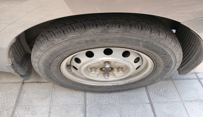 2013 Hyundai Eon D-LITE+, Petrol, Manual, 51,381 km, tyre