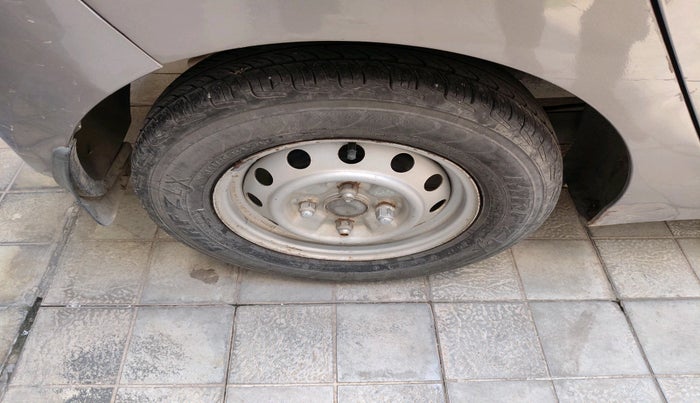 2013 Hyundai Eon D-LITE+, Petrol, Manual, 51,381 km, tyre