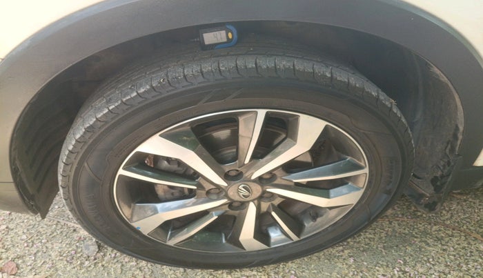 2019 Mahindra XUV300 W8 (O) 1.5 DIESEL, Diesel, Manual, 1,46,540 km, tyre