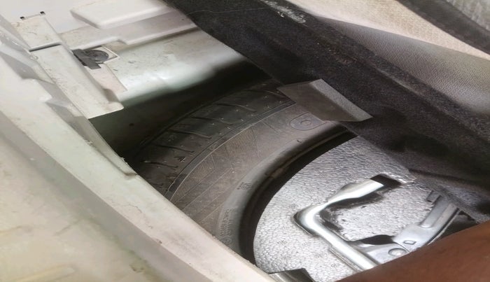 2019 Mahindra XUV300 W8 (O) 1.5 DIESEL, Diesel, Manual, 1,46,540 km, tyre