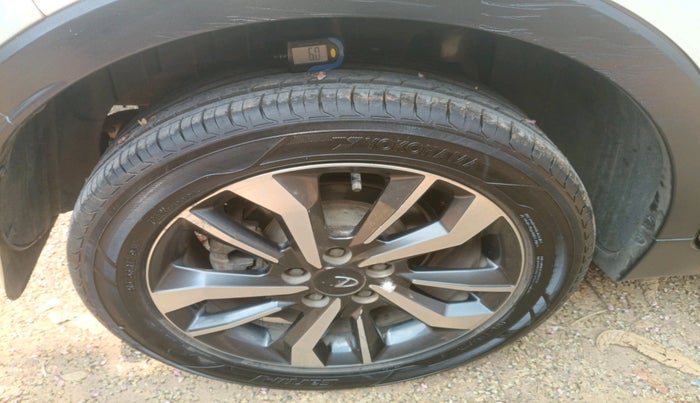 2019 Mahindra XUV300 W8 (O) 1.5 DIESEL, Diesel, Manual, 1,46,540 km, tyre