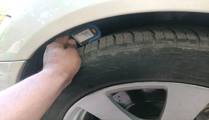 2013 Mercedes Benz S Class S300 L, Petrol, Automatic, 1,43,932 km, tyre