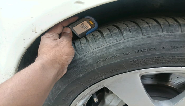 2013 Mercedes Benz S Class S300 L, Petrol, Automatic, 1,43,932 km, tyre