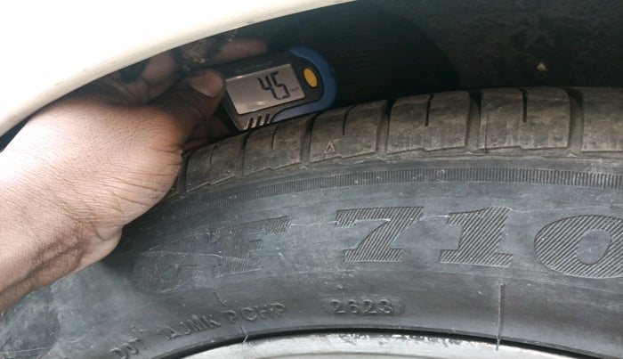 2013 Mercedes Benz S Class S300 L, Petrol, Automatic, 1,43,932 km, tyre