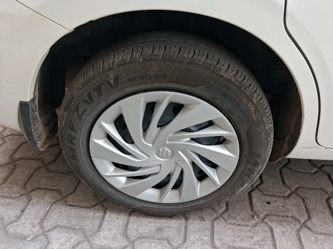 2024 Maruti Ertiga VXi (O), Petrol, Manual, 57,070 km, tyre