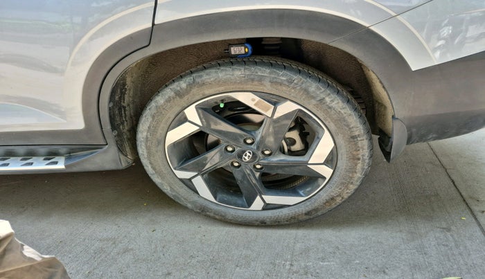 2021 Hyundai ALCAZAR 1.5 SIGNATURE (O) AT 6STR, Diesel, Automatic, 27,146 km, tyre