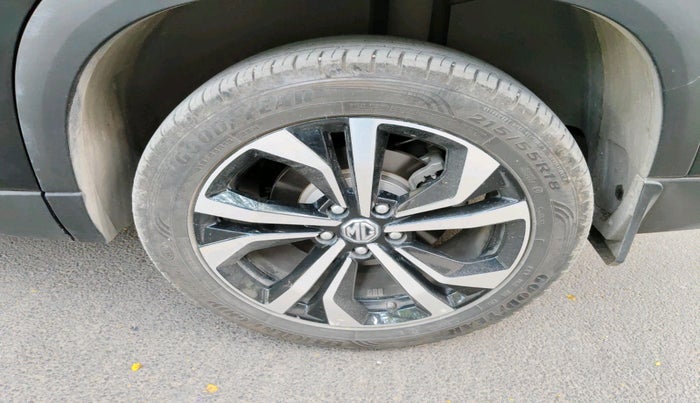 2023 MG HECTOR SHARP PRO 1.5 PETROL TURBO CVT PETROL, Petrol, Automatic, 12,546 km, tyre