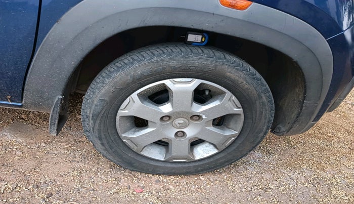 2017 Renault Kwid CLIMBER 1.0 AMT, Petrol, Automatic, 22,827 km, tyre