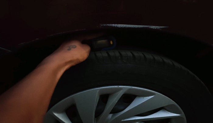 2022 Maruti Ertiga VXI CNG, CNG, Manual, 82,683 km, tyre