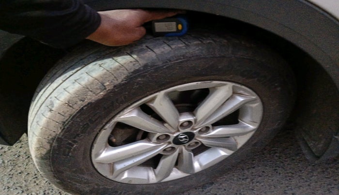 2016 Hyundai Creta SX PLUS 1.6 PETROL, Petrol, Manual, 1,41,260 km, tyre