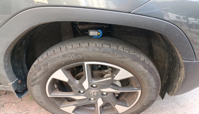 2024 Tata PUNCH Creative Plus (S) AMT, Petrol, Automatic, 3,942 km, tyre