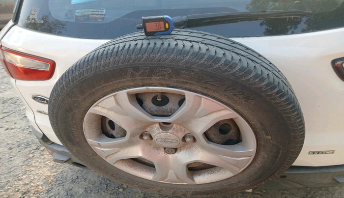 2017 Ford Ecosport TREND+ 1.5L DIESEL, Diesel, Manual, 1,44,085 km, tyre