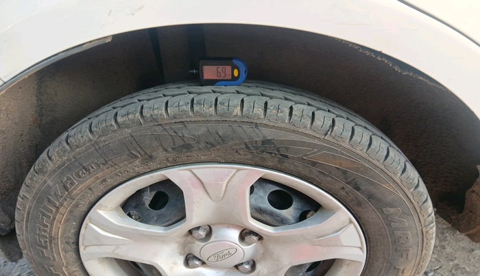 2017 Ford Ecosport TREND+ 1.5L DIESEL, Diesel, Manual, 1,44,085 km, tyre