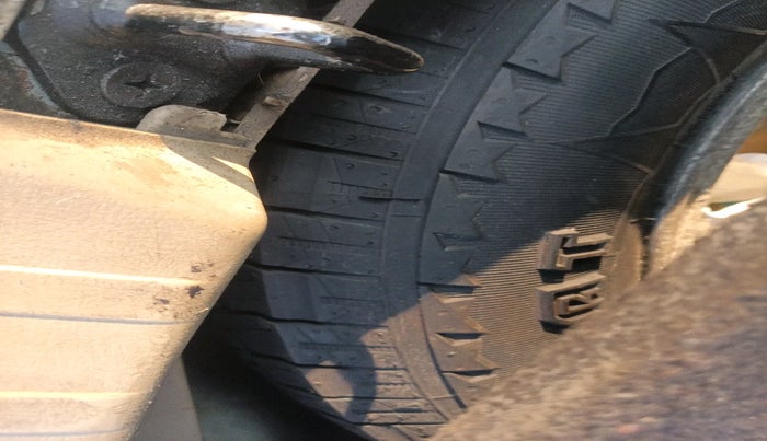 2010 Honda CRV 2.4L 2WD AT, Petrol, Automatic, 1,55,668 km, tyre