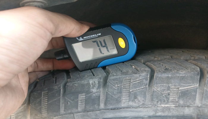 2010 Honda CRV 2.4L 2WD AT, Petrol, Automatic, 1,55,668 km, tyre