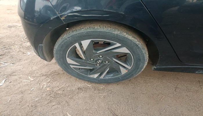 2021 Hyundai NEW I20 ASTA 1.2 AT, Petrol, Automatic, 32,583 km, tyre