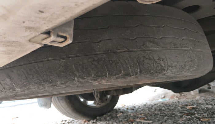 2021 Toyota Innova Crysta 2.4 VX 8 STR, Diesel, Manual, 1,60,898 km, tyre