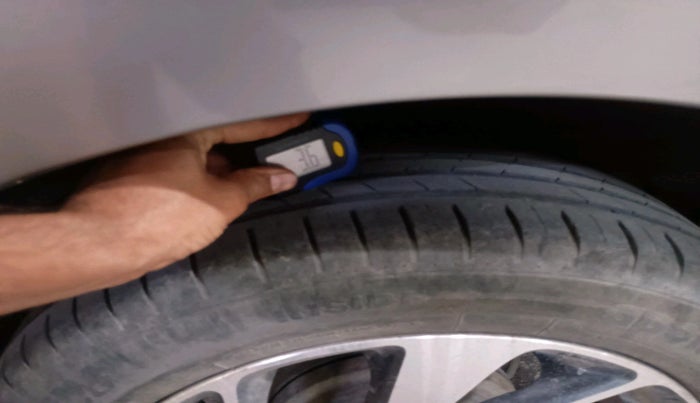 2020 Toyota Glanza V, Petrol, Manual, 43,266 km, tyre