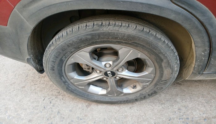 2020 KIA SELTOS HTK PLUS AT 1.5 DIESEL, Diesel, Automatic, 1,27,735 km, tyre