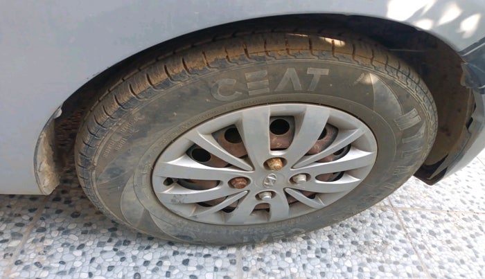 2016 Hyundai i10 SPORTZ 1.1, Petrol, Manual, 60,582 km, tyre