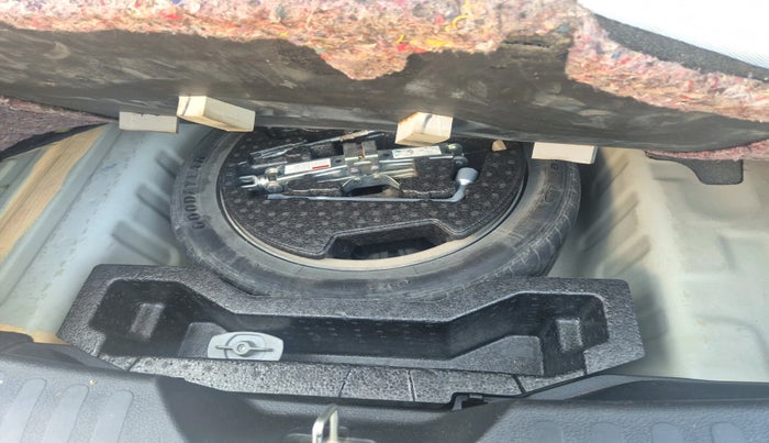 2022 Maruti Ciaz ALPHA 1.5 SHVS PETROL, Petrol, Manual, 67,429 km, tyre