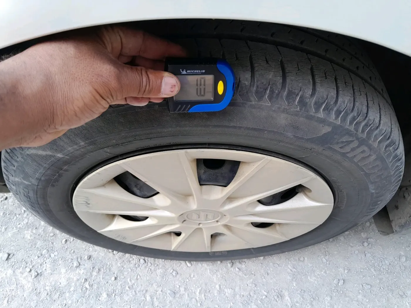 2011 Maruti SX4 VDI, Diesel, Manual, 1,53,197 km, tyre
